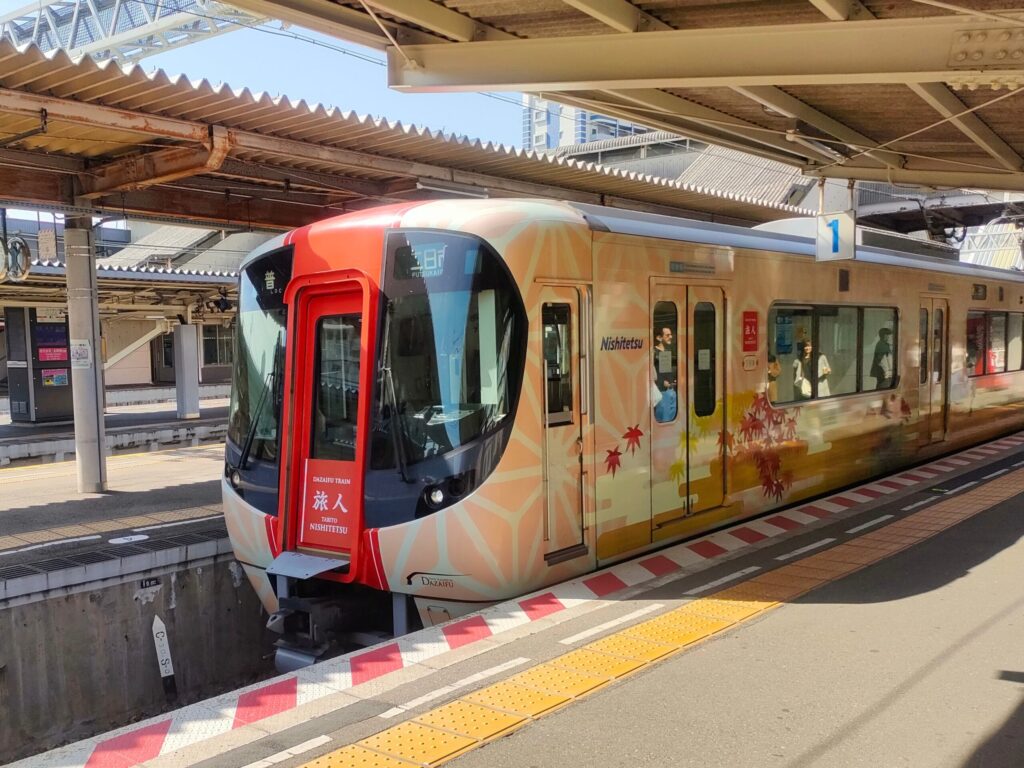 太宰府観光列車「旅人 -たびと-」