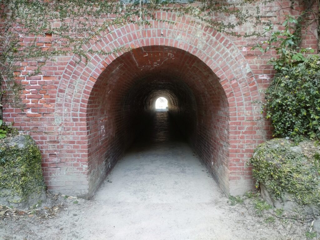 お石トンネル